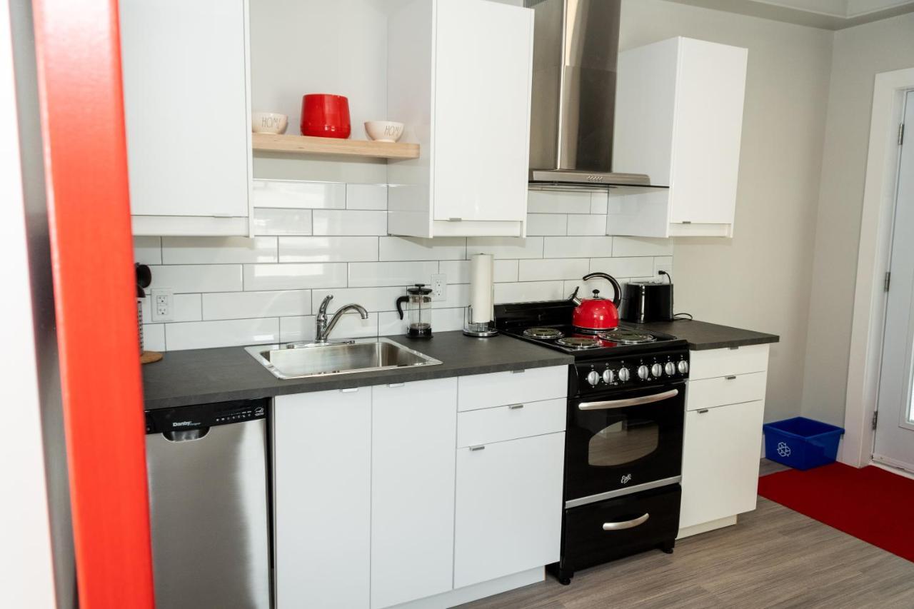 Morel Executive Suites Едмъндстън Екстериор снимка