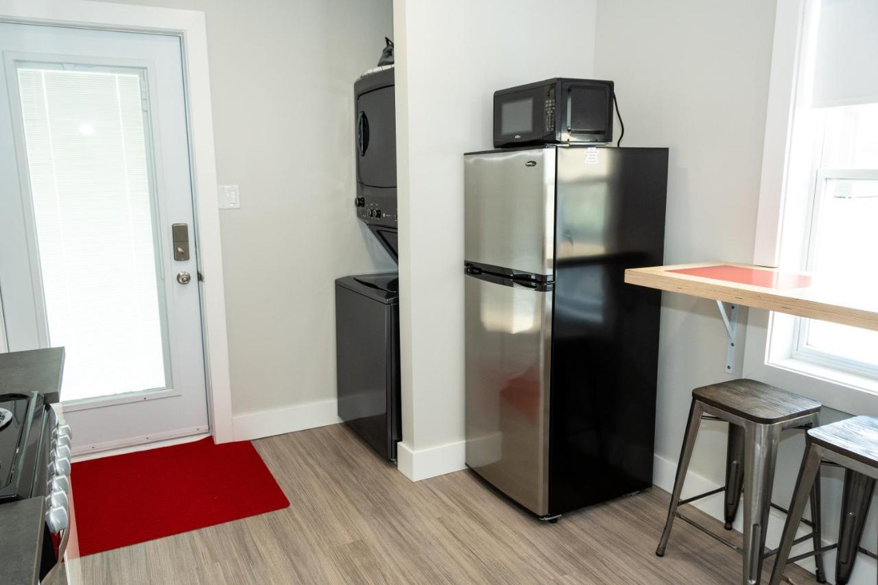 Morel Executive Suites Едмъндстън Екстериор снимка