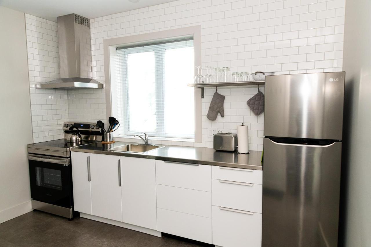 Morel Executive Suites Едмъндстън Екстериор снимка