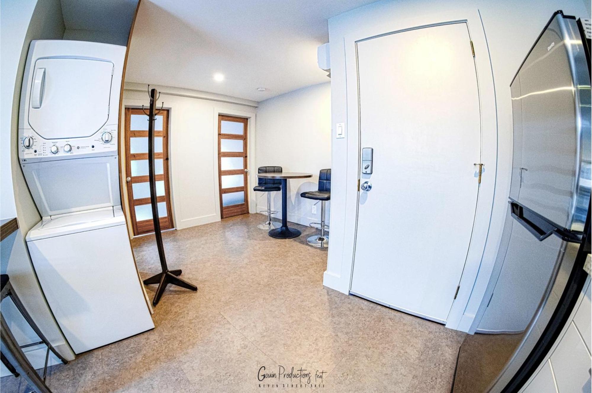 Morel Executive Suites Едмъндстън Екстериор снимка